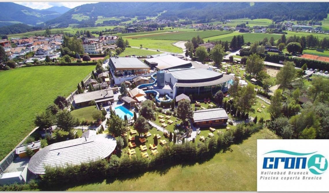 Garni Schorneck Panzió Brunico Kültér fotó