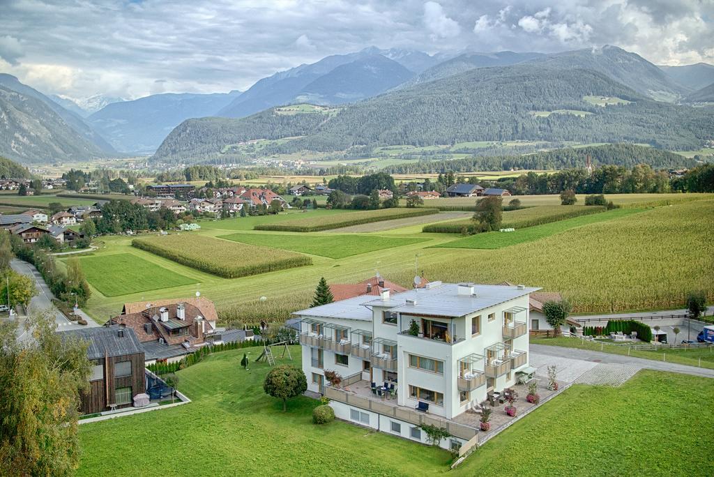 Garni Schorneck Panzió Brunico Kültér fotó